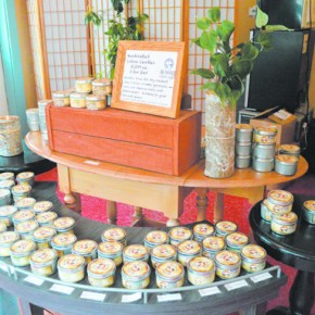 Relieve stress, soften skin with local lotion&nbsp;candles